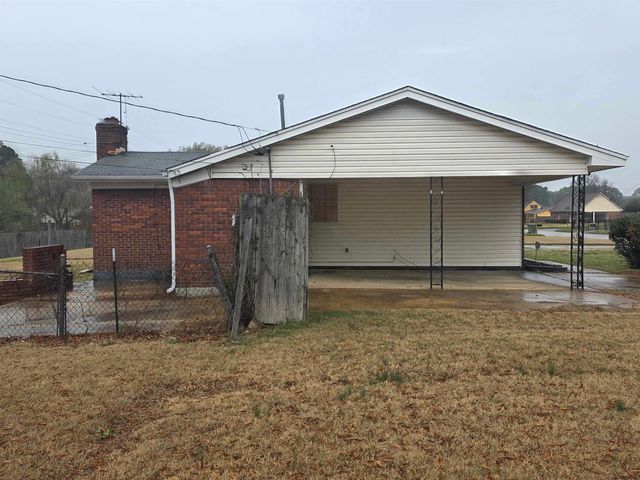 4625 WHITE FOX DR, Memphis, TN 38109