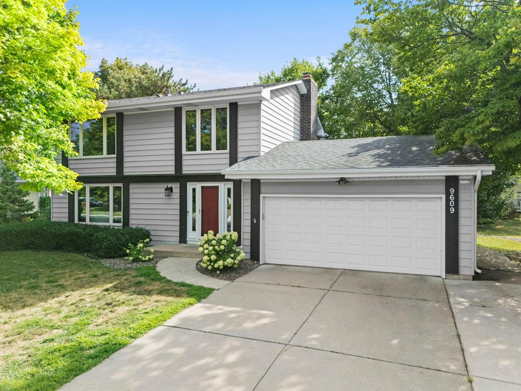 9609 Utica Road, Bloomington, MN 55437 — exterior