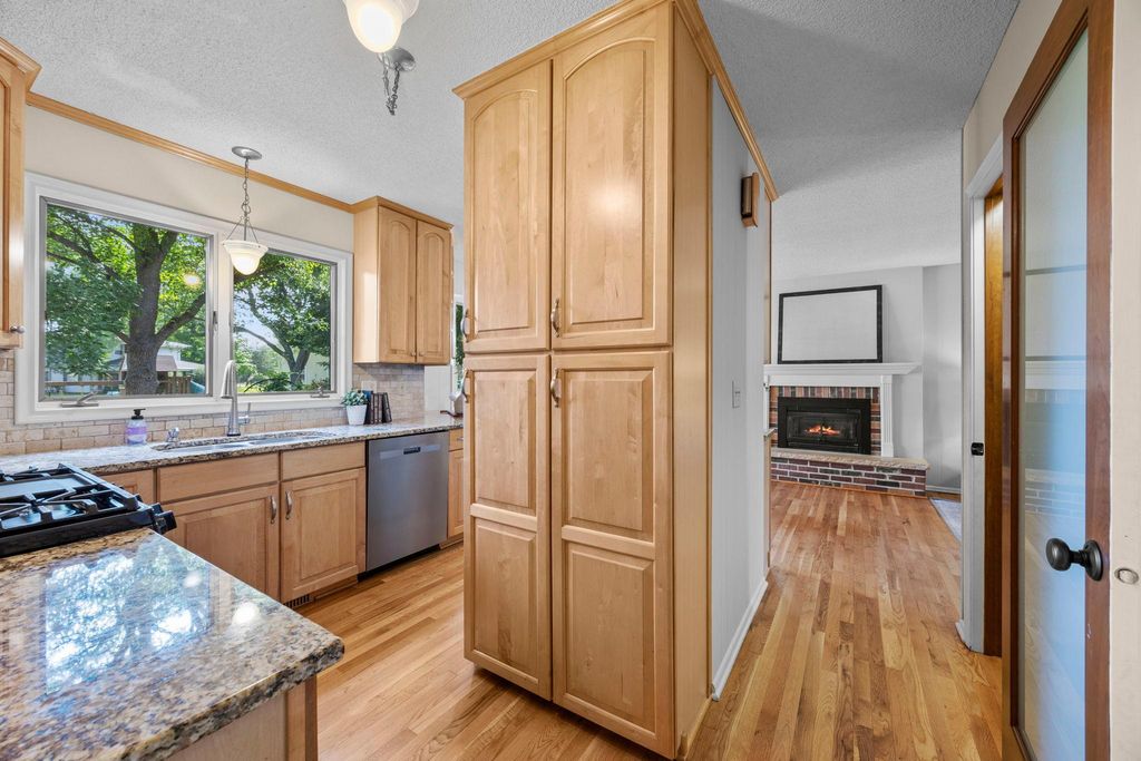 9609 Utica Road, Bloomington, MN 55437 — photo 4