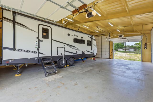 579 County Road 4599, Boyd, TX 76023
