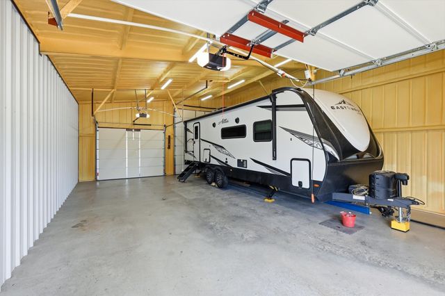 579 County Road 4599, Boyd, TX 76023