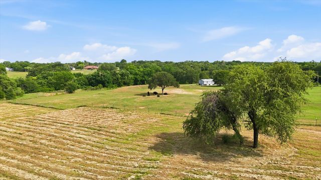 579 County Road 4599, Boyd, TX 76023