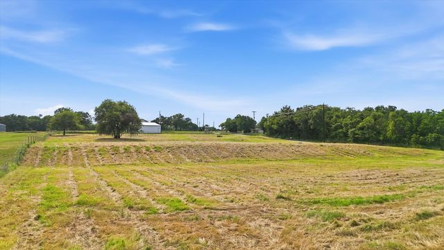 579 County Road 4599, Boyd, TX 76023