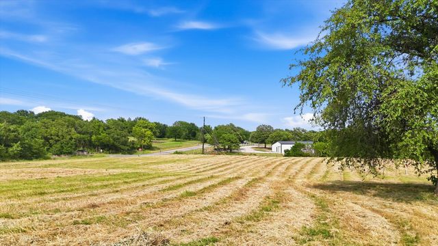 579 County Road 4599, Boyd, TX 76023