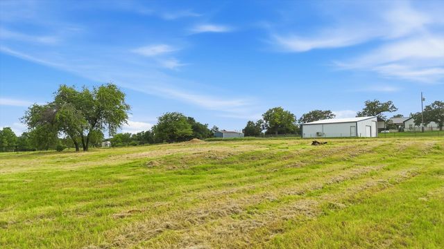 579 County Road 4599, Boyd, TX 76023