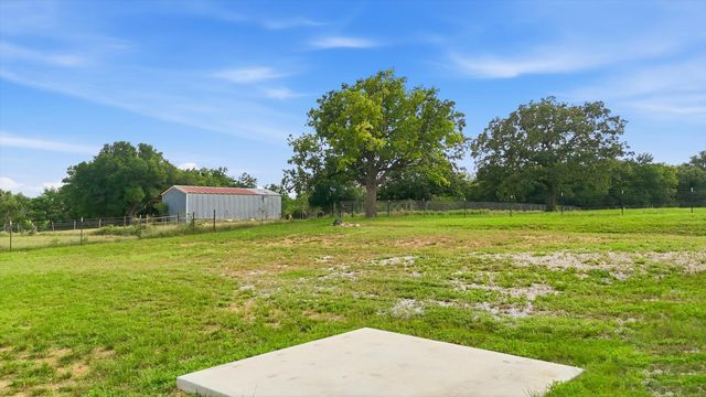 579 County Road 4599, Boyd, TX 76023