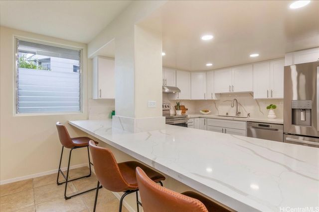 46-283 Kahuhipa Street C-B1, Kaneohe, HI 96744