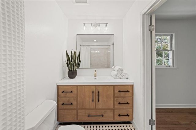 33 Old Farm Road, Marietta, GA 30068