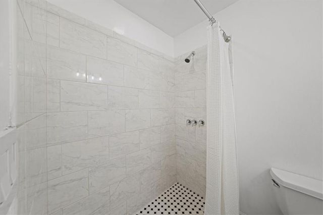 33 Old Farm Road, Marietta, GA 30068