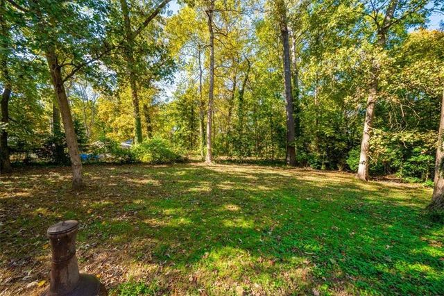 33 Old Farm Road, Marietta, GA 30068