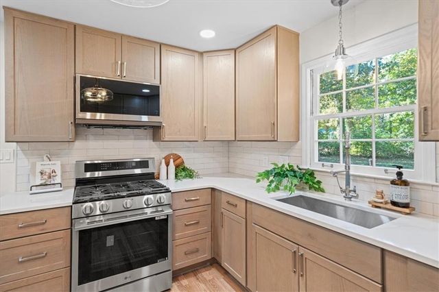 33 Old Farm Road, Marietta, GA 30068