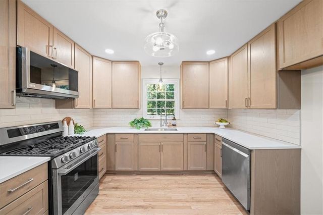 33 Old Farm Road, Marietta, GA 30068