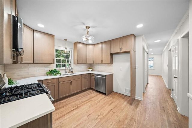 33 Old Farm Road, Marietta, GA 30068