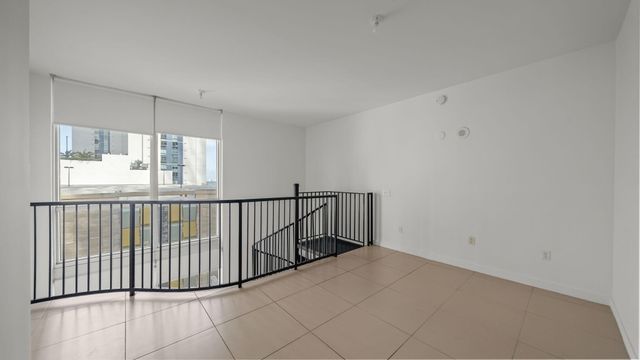 300 S Biscayne Boulevard L-832, Miami, FL 33131