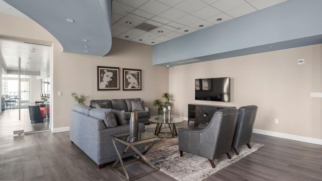 300 S Biscayne Boulevard L-832, Miami, FL 33131