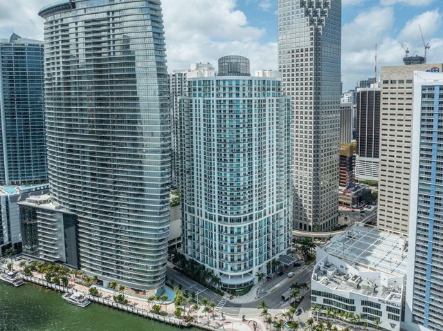 300 S Biscayne Boulevard L-832, Miami, FL 33131