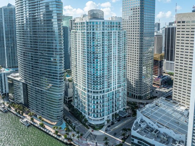 300 S Biscayne Boulevard L-832, Miami, FL 33131