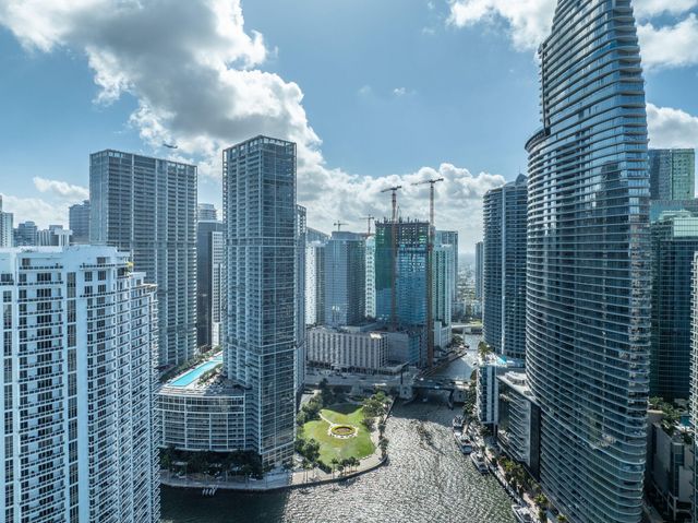 300 S Biscayne Boulevard L-832, Miami, FL 33131