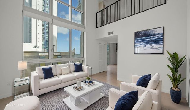 300 S Biscayne Boulevard L-832, Miami, FL 33131