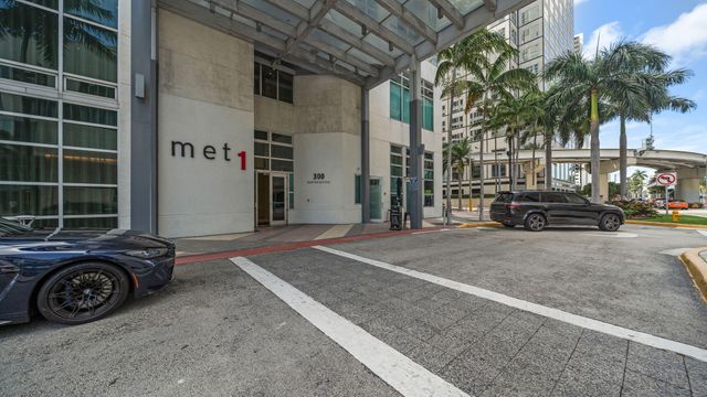 300 S Biscayne Boulevard L-832, Miami, FL 33131