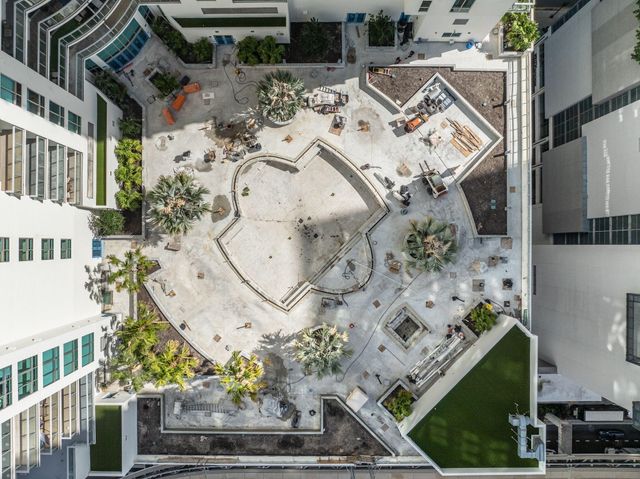 300 S Biscayne Boulevard L-832, Miami, FL 33131