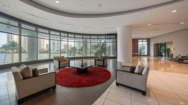 300 S Biscayne Boulevard L-832, Miami, FL 33131