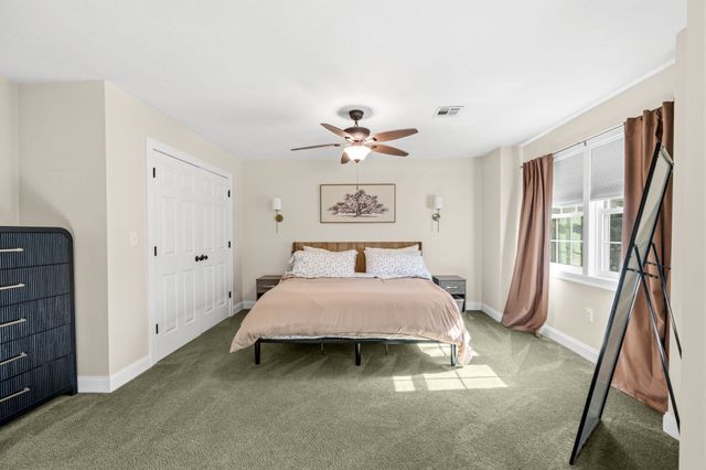 10 Great Cedar Dr 10, Hanson, MA 02341