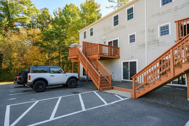 10 Great Cedar Dr 10, Hanson, MA 02341