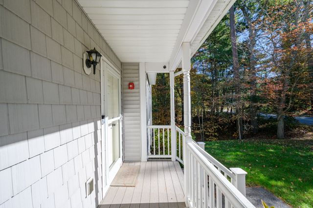 10 Great Cedar Dr 10, Hanson, MA 02341