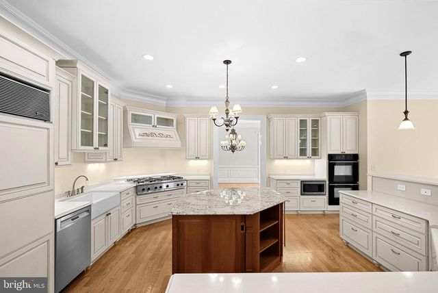 11913 CHAPEL RD, Clifton, VA 20124