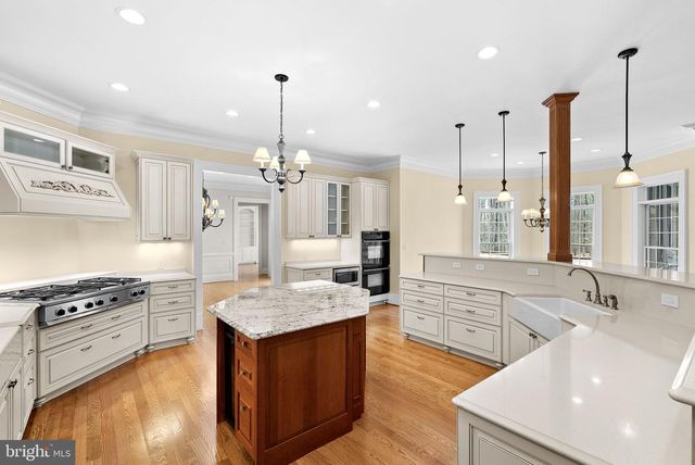 11913 CHAPEL RD, Clifton, VA 20124