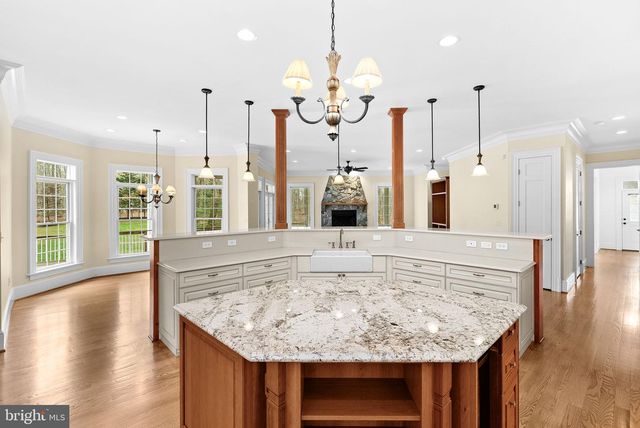 11913 CHAPEL RD, Clifton, VA 20124