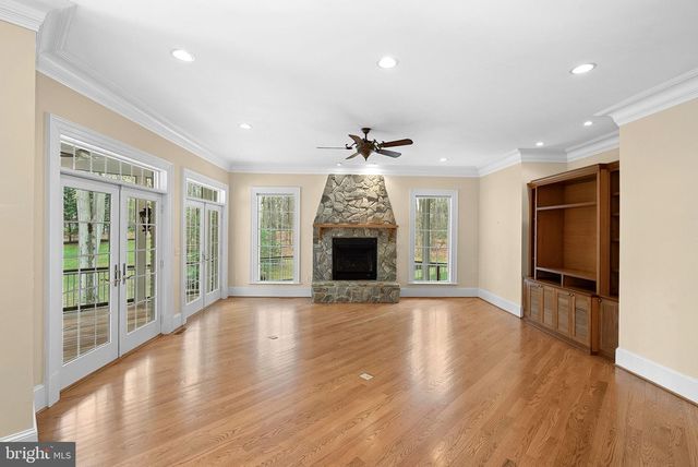 11913 CHAPEL RD, Clifton, VA 20124