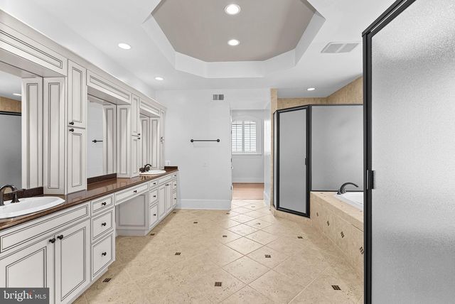 11913 CHAPEL RD, Clifton, VA 20124
