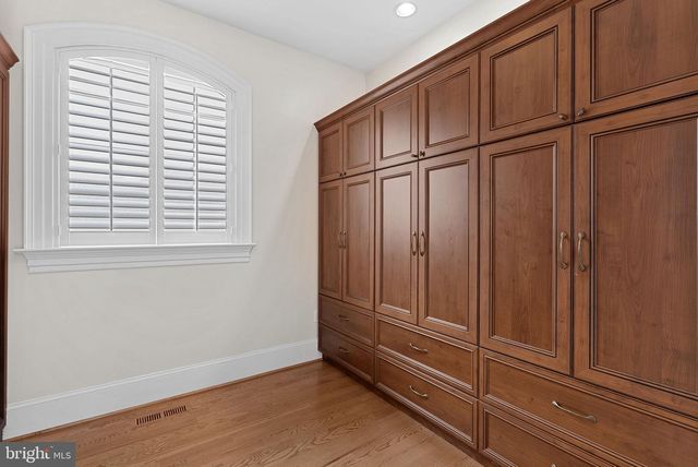 11913 CHAPEL RD, Clifton, VA 20124