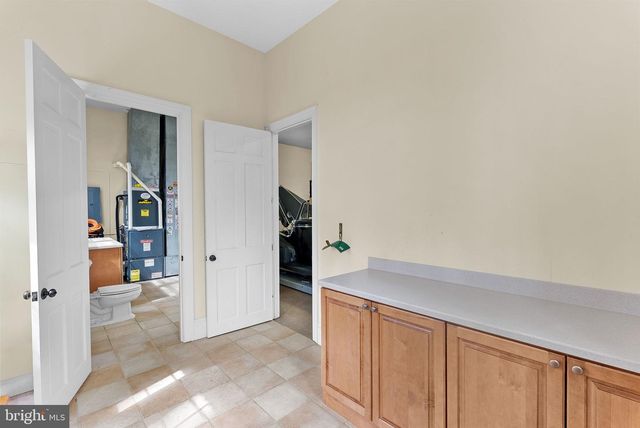 11913 CHAPEL RD, Clifton, VA 20124