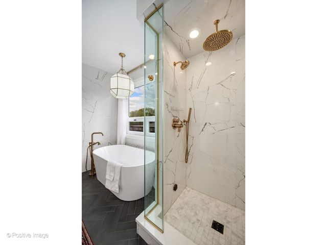 1845 W Wellington Avenue, Chicago, IL 60657