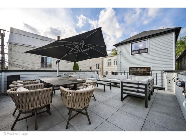 1845 W Wellington Avenue, Chicago, IL 60657