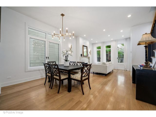 1845 W Wellington Avenue, Chicago, IL 60657