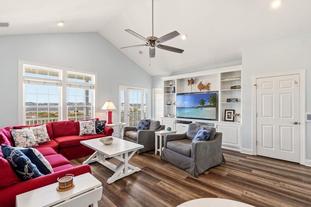 291 W Second St., Ocean Isle Beach, NC 28469