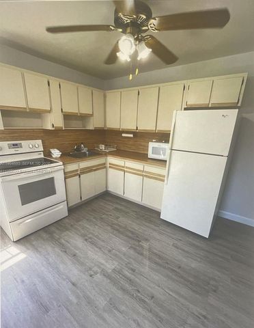 2734 SW 30th Ct 3, Miami, FL 33133