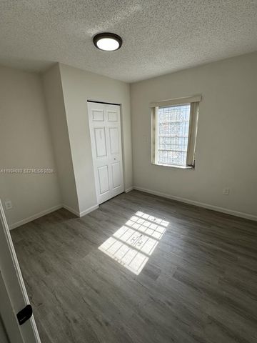 2734 SW 30th Ct 3, Miami, FL 33133