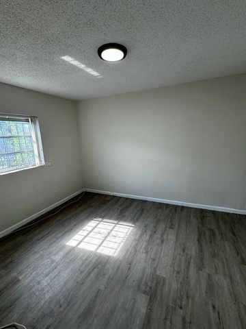 2734 SW 30th Ct 3, Miami, FL 33133