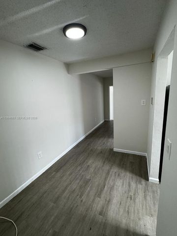 2734 SW 30th Ct 3, Miami, FL 33133