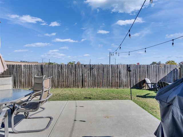 5702 Rucio Lane, Houston, TX 77092