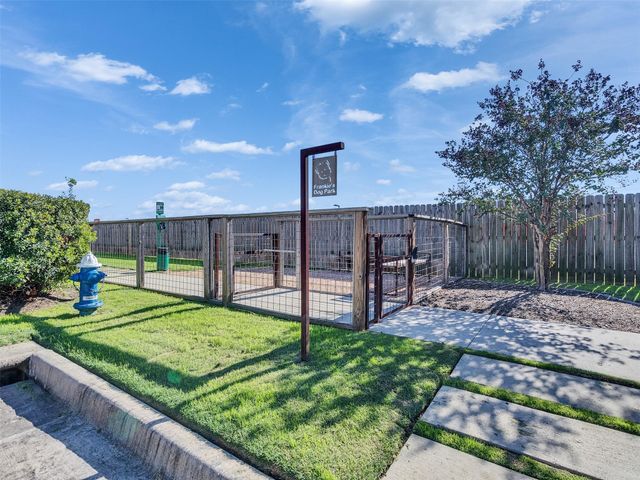 5702 Rucio Lane, Houston, TX 77092