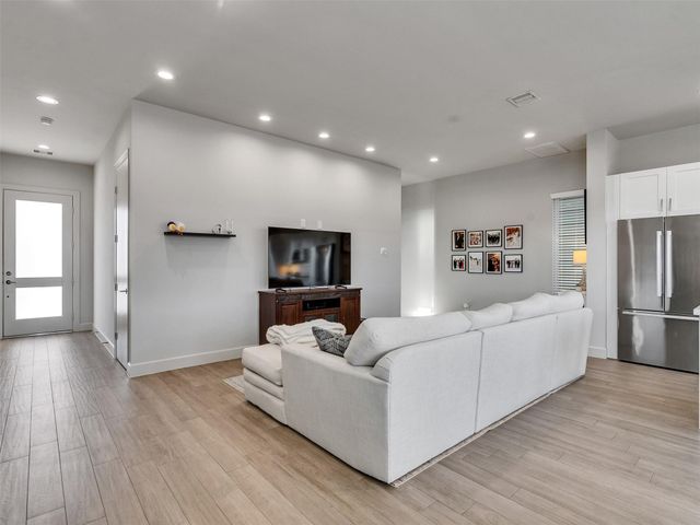 5702 Rucio Lane, Houston, TX 77092