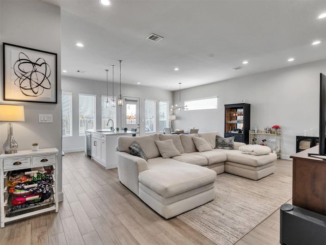 5702 Rucio Lane, Houston, TX 77092