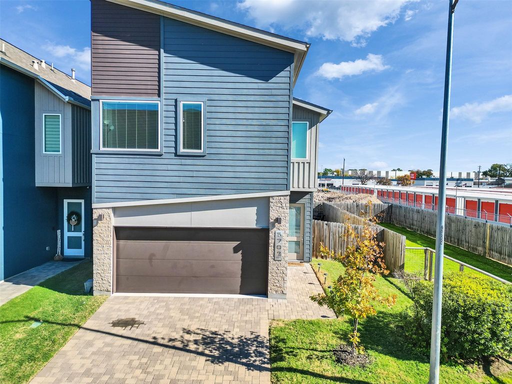 5702 Rucio Lane, Houston, TX 77092