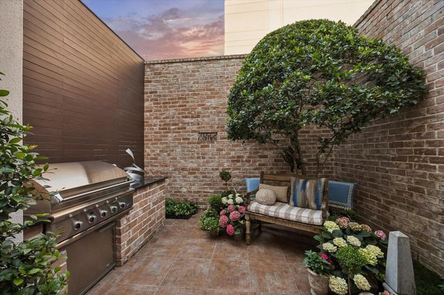 2623 Sutton Court, Houston, TX 77027